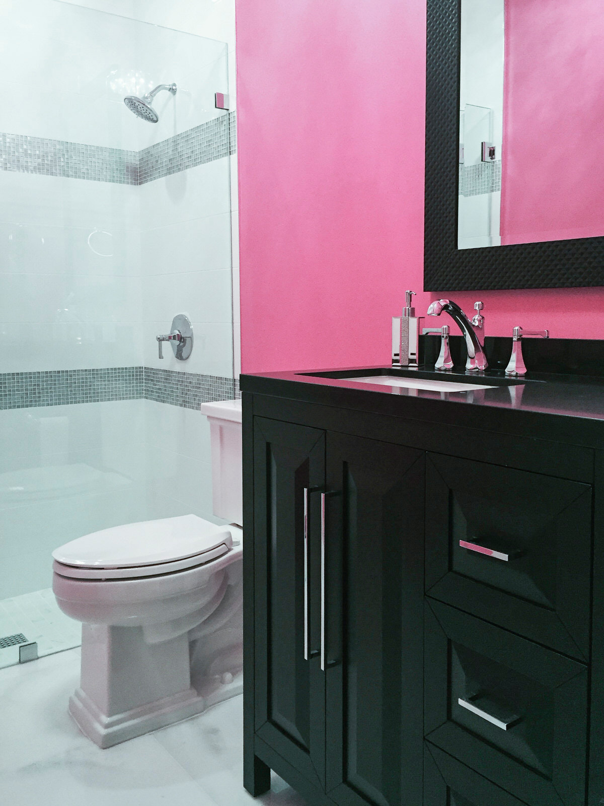 black and pink bathroom design