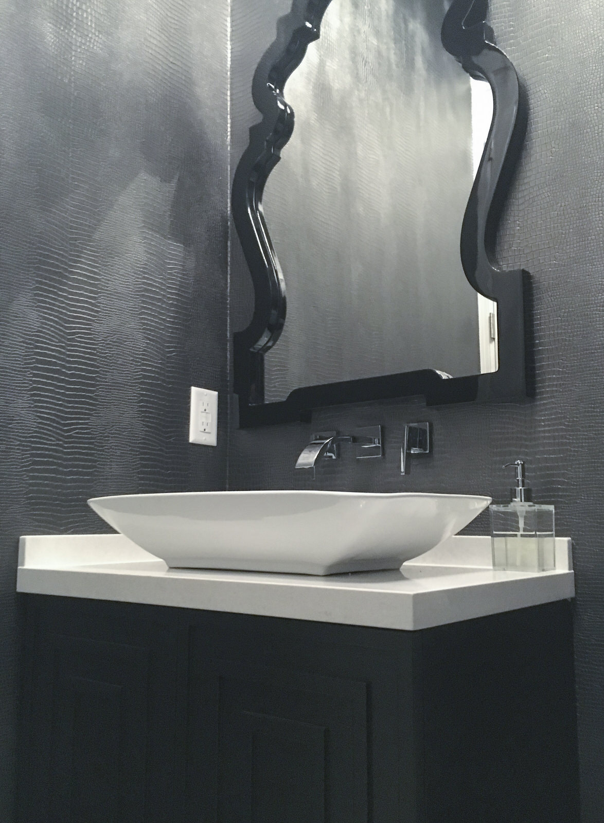 black and white high end bathroom design