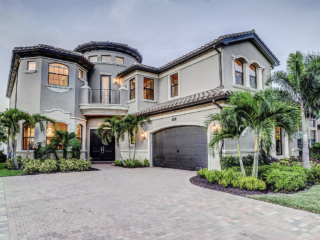 builder home exterior