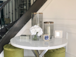 entry way table with accessories