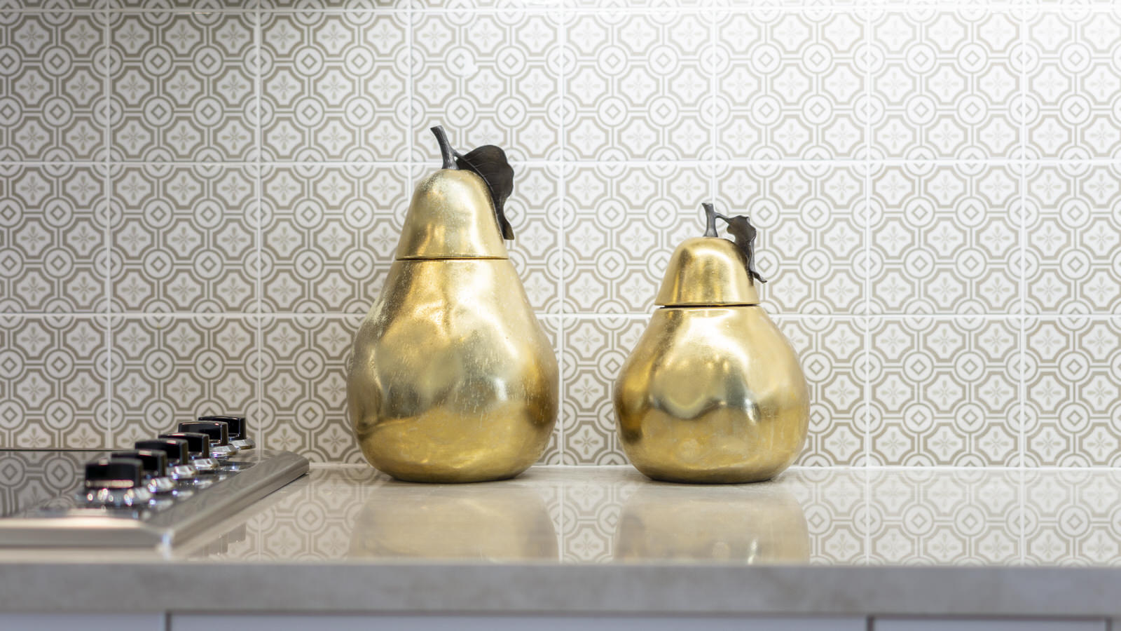 gold pears accent piece