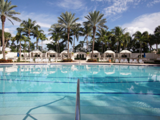 the oaks clubhouse pool